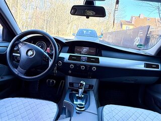 2008 BMW 5 серии 520i V (E60/E61) Рестайлинг, серебристый, 825000 рублей, вид 3
