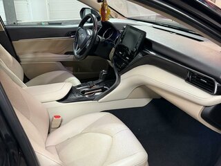 2021 Toyota Camry US Market VIII (XV70) Рестайлинг, чёрный, 3150000 рублей, вид 4