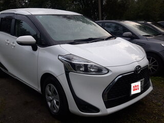 2019 Toyota Sienta II Рестайлинг, белый, 1680000 рублей, вид 5