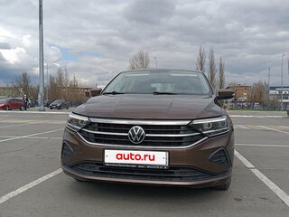 2022 Volkswagen Polo VI, коричневый, 1950000 рублей, вид 1