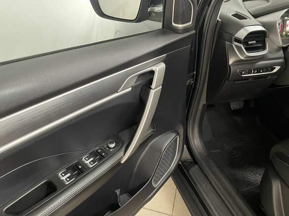 2021 Geely Coolray I, чёрный - вид 17