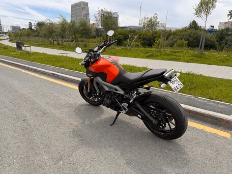 2014 Yamaha MT-09 (FZ-09), оранжевый, 749900 рублей, вид 3