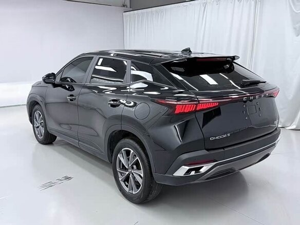 2022 Omoda C5 I, чёрный - вид 2