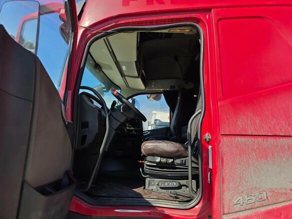 2017 Volvo FH, красный, 5837800 рублей - вид 7