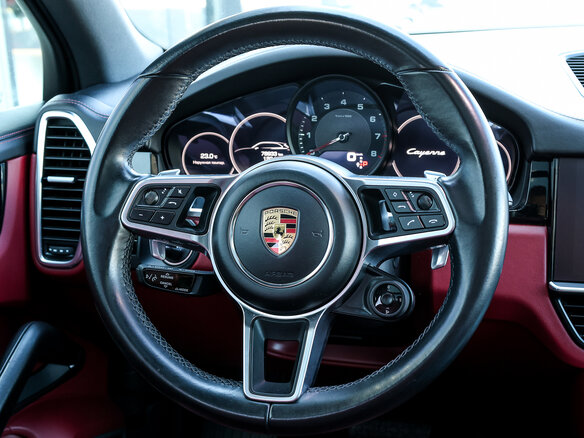 2020 Porsche Cayenne III, чёрный - вид 19