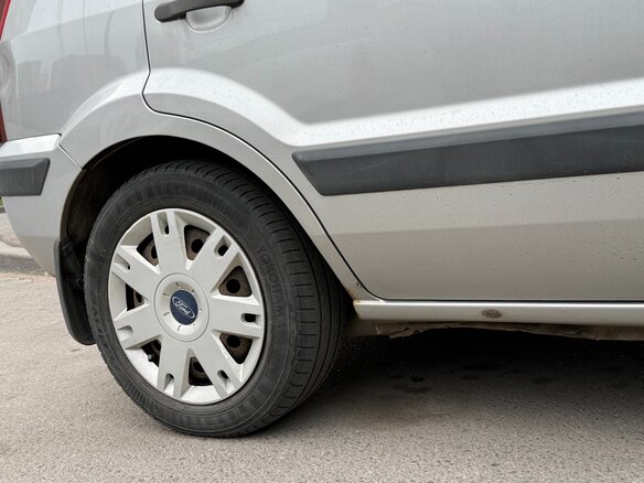 2007 Ford Fusion I Рестайлинг, серебристый, 310000 рублей - вид 9