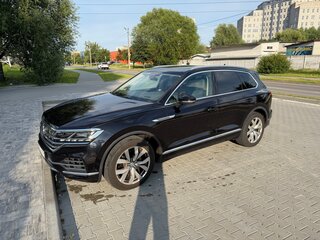 2018 Volkswagen Touareg III, чёрный, 4490000 рублей, вид 1