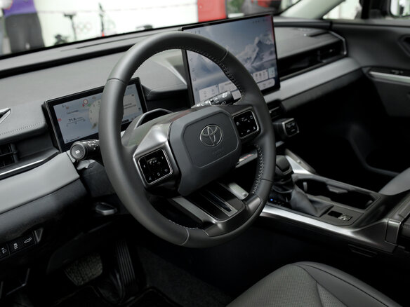 2026 Toyota RAV4 VI (XA60), чёрный - вид 11