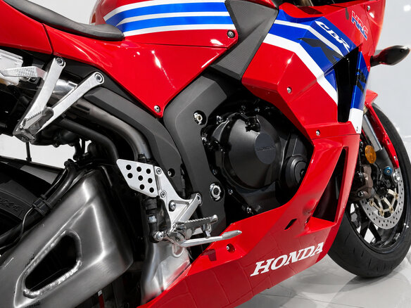 2023 Honda CBR 600RR, красный, 870019 рублей - вид 13