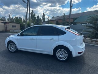 2011 Ford Focus II Рестайлинг, белый, 690000 рублей, вид 3
