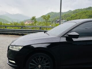2021 Skoda Octavia IV (A8), чёрный, 2550000 рублей, вид 4