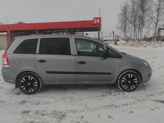 2011 Opel Zafira B Рестайлинг, серебристый, 700000 рублей, вид 5