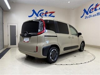 2022 Toyota Sienta III, бежевый, 1330000 рублей, вид 4