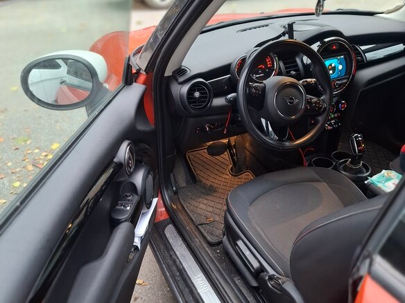 2021 Mini Hatch Cooper III (F55/F56) Рестайлинг, оранжевый, 2250000 рублей - вид 6