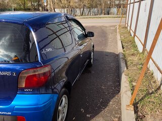 2000 Toyota Yaris I, синий, 320000 рублей, вид 3