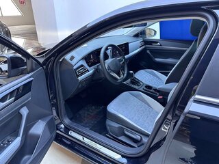 2022 Volkswagen Lavida III Рестайлинг, чёрный, 1700000 рублей, вид 5