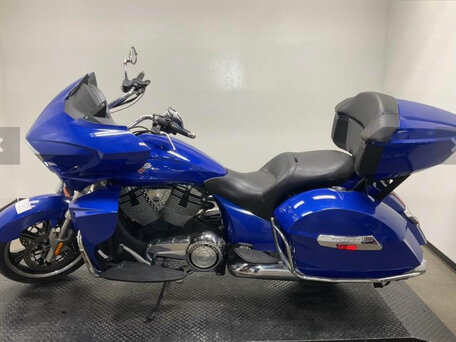 2013 Victory Cross Country, синий, 980000 рублей, вид 2