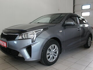 2021 Kia Rio IV Рестайлинг, серый, 1470000 рублей, вид 1