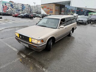 1989 Toyota Crown VIII (S130), бежевый, 450000 рублей, вид 2