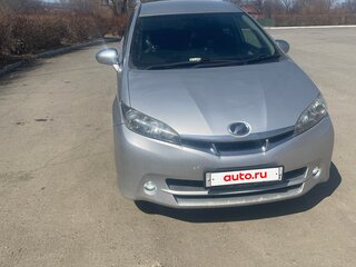 2010 Toyota Wish II, серебристый, 900000 рублей, вид 2