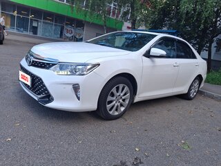 2015 Toyota Camry VII (XV50) Рестайлинг, белый, 1900000 рублей, вид 1