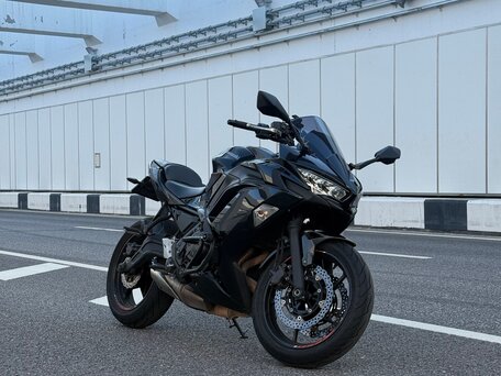 2020 Kawasaki ER-6F (Ninja 650R), чёрный, 695000 рублей, вид 1