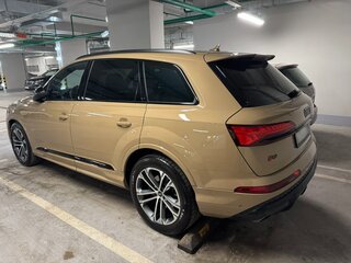 2024 Audi Q7 45 TFSI II (4M) Рестайлинг 2, жёлтый, 8300000 рублей, вид 4