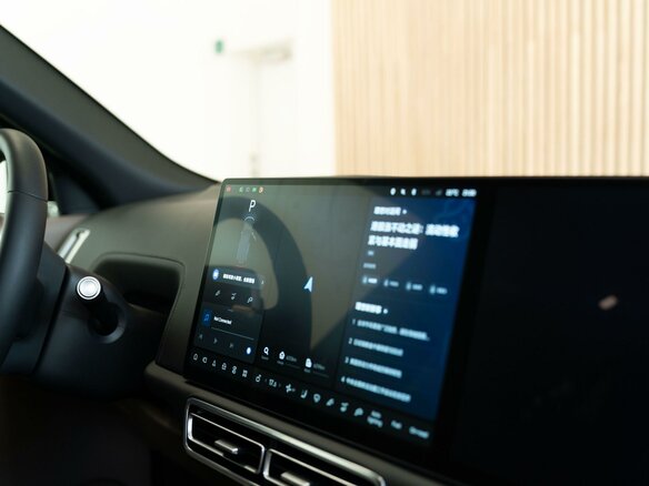2025 Li Auto (Lixiang) L9 52.3 kWh I Рестайлинг, чёрный - вид 24