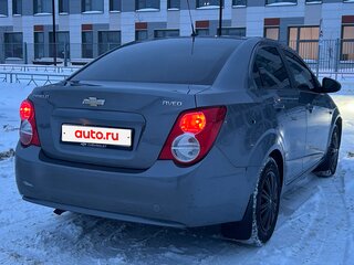 2013 Chevrolet Aveo II, серый, 700000 рублей, вид 4