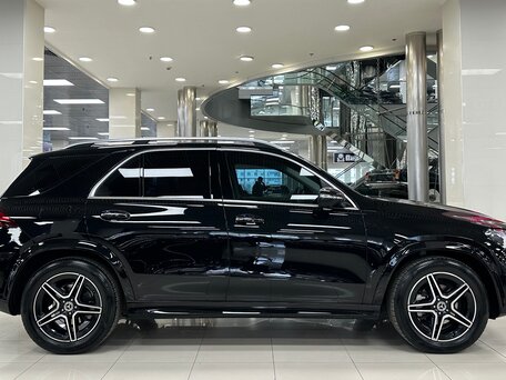 2021 Mercedes-Benz GLE 300 d II (V167), чёрный, 6400000 рублей, вид 3