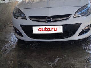 2014 Opel Astra J Рестайлинг, белый, 700000 рублей, вид 1