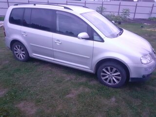 2005 Volkswagen Touran I, серебристый, 570000 рублей, вид 1