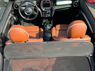 2019 Mini Cabrio Cooper D III Рестайлинг, красный, 1990000 рублей, вид 4
