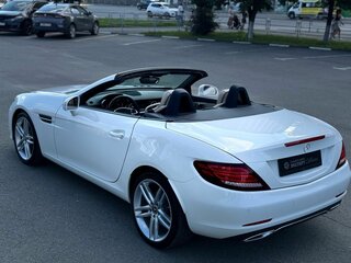 2017 Mercedes-Benz SLC 200 I (R172), белый, 5550000 рублей, вид 3