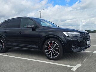 2023 Audi Q7 55 TFSI II (4M) Рестайлинг, чёрный, 5800000 рублей, вид 3