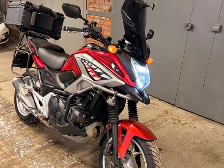 2016 Honda NC 750X, красный, 610000 рублей, вид 3