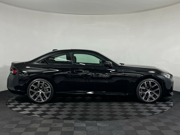 2023 BMW 2 серии 230i G42, чёрный, 4610861 рублей - вид 5