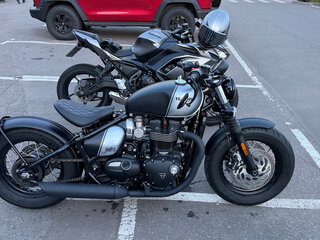 2020 Triumph Bonneville Bobber, серебристый, 1450000 рублей, вид 4