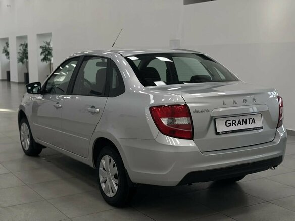 2026 Lada (ВАЗ) Granta I Рестайлинг, серебристый - вид 3