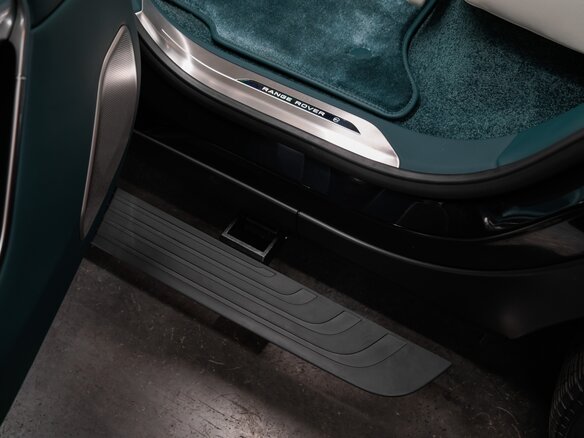 2025 Land Rover Range Rover P615 MHEV Long V, чёрный - вид 33