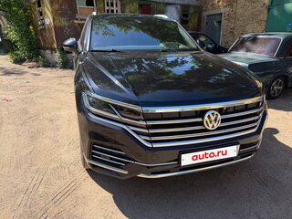 2020 Volkswagen Touareg III, чёрный, 4650000 рублей, вид 4