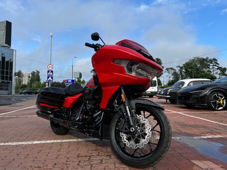 2026 Harley-Davidson CVO Road Glide ST, красный, 6400000 рублей, вид 5