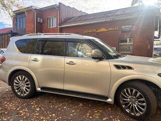 2015 Infiniti QX80 I Рестайлинг, серебристый, 3300000 рублей, вид 2