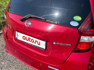 2017 Nissan Note e-Power II Рестайлинг, красный, 1000000 рублей, вид 2