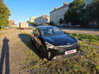 2020 Kia Rio IV Рестайлинг, чёрный, 1450000 рублей, вид 1