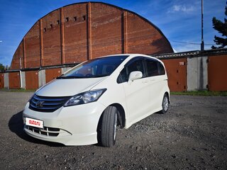 2009 Honda Freed I, белый, 920000 рублей, вид 4