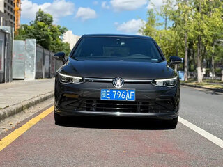 2023 Volkswagen Golf VIII, чёрный, 2171255 рублей, вид 2