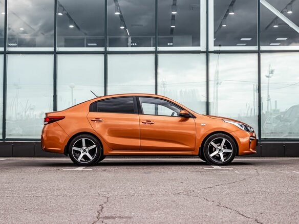 2017 Kia Rio IV, оранжевый, 1000000 рублей - вид 7