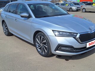 2021 Skoda Octavia IV (A8), серый, 1700000 рублей, вид 3