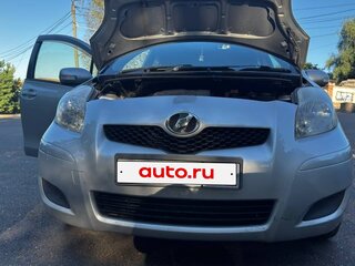 2009 Toyota Vitz II (XP90), серый, 650000 рублей, вид 5